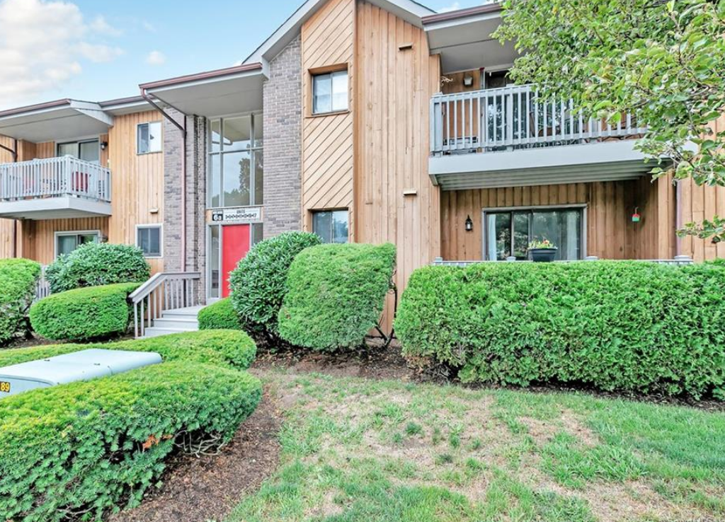 7 Riverview Drive, Bridgeport, CT 06606 SOLD CRECollaborative